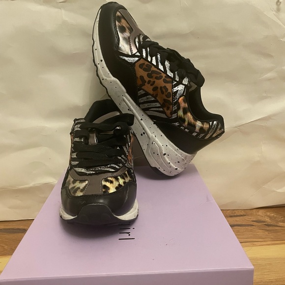 Madden Girl Leopard/Zebra Multicolor Size 4 - Picture 1 of 5